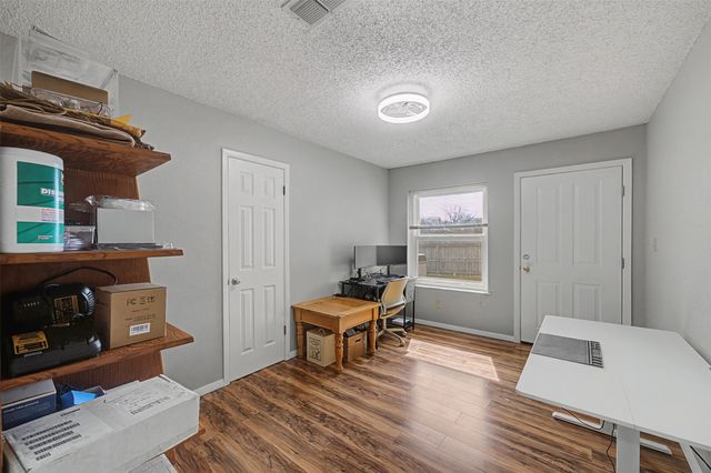 8240 Kramer Street, Lillian, TX 76061