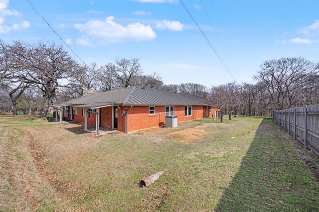 8240 Kramer Street, Lillian, TX 76061