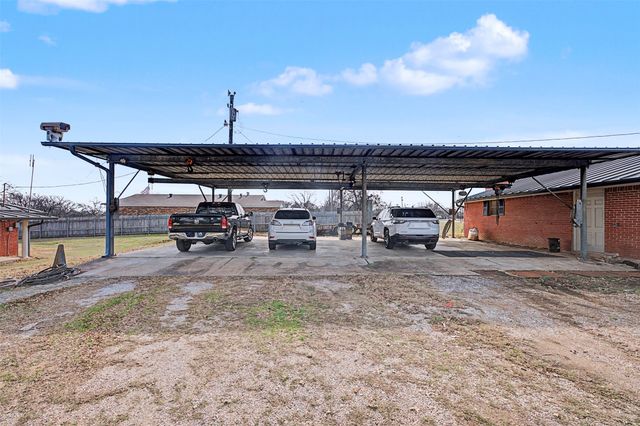 8240 Kramer Street, Lillian, TX 76061