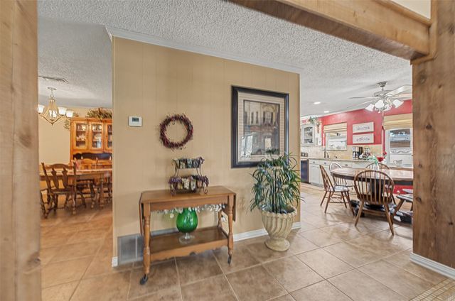 8240 Kramer Street, Lillian, TX 76061