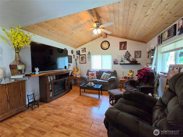 56 W Totem Drive, Elma, WA 98541