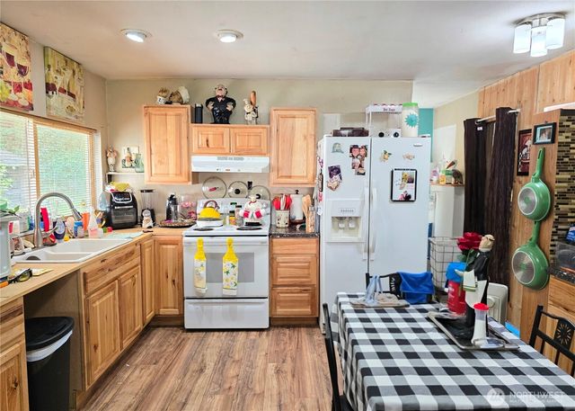 56 W Totem Drive, Elma, WA 98541