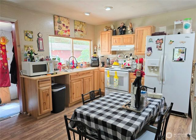56 W Totem Drive, Elma, WA 98541