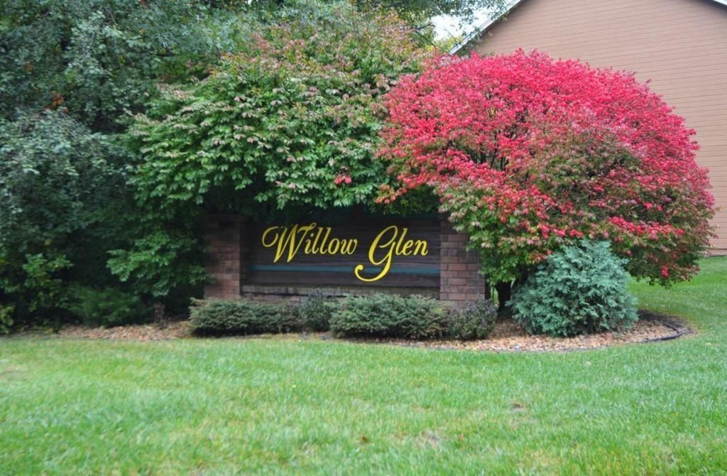 5740 Willow Trail, Shoreview, MN 55126