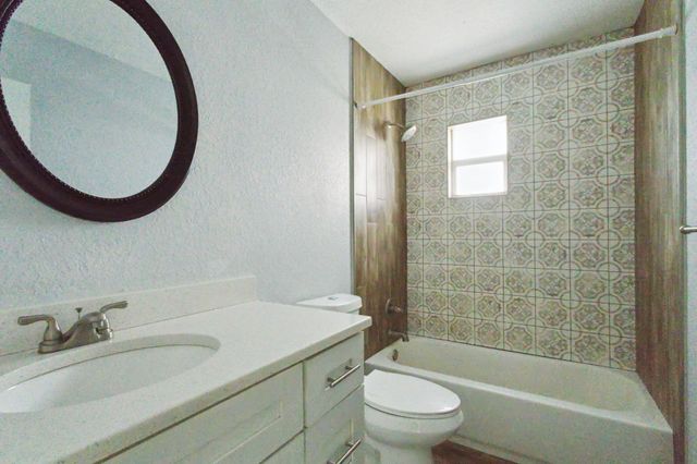 2227 NE 3rd Avenue 1, Delray Beach, FL 33444