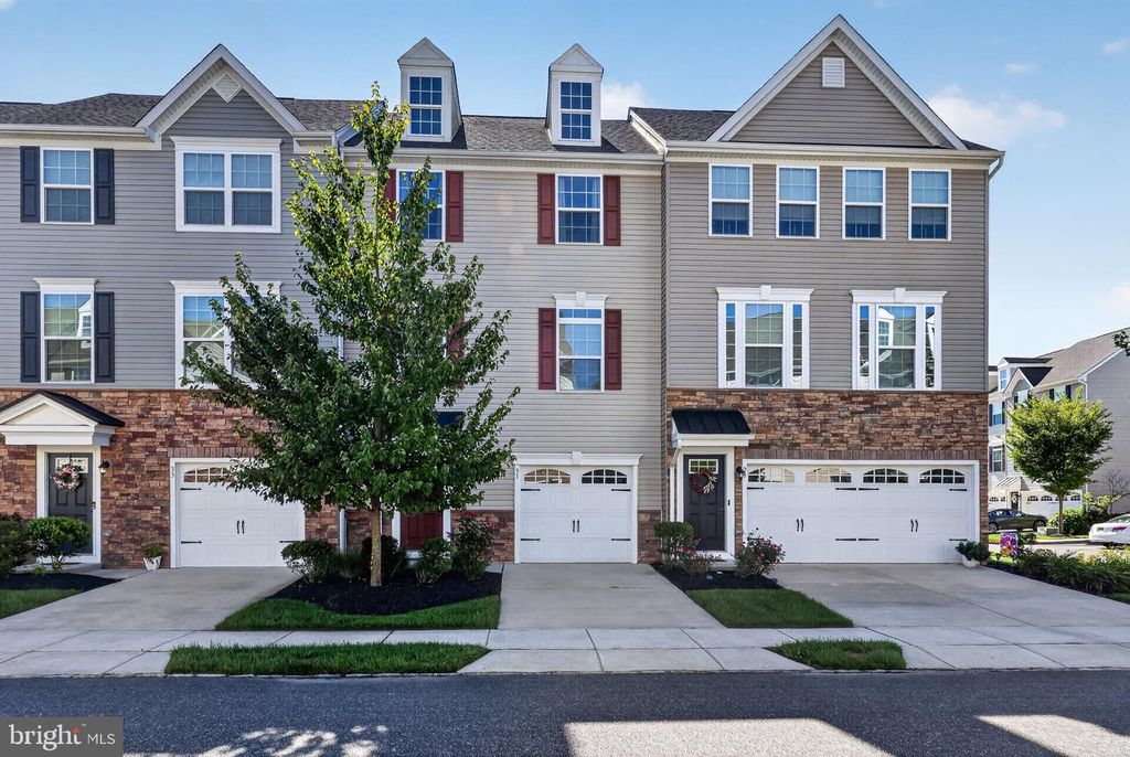 31 PEACOCK CIR, SEWELL, NJ 08080 — exterior