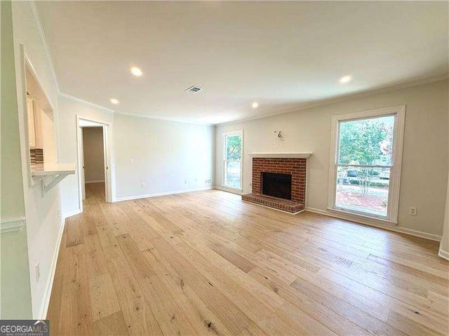 211 Abingdon Way, Sandy Springs, GA 30328