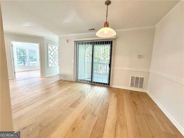 211 Abingdon Way, Sandy Springs, GA 30328
