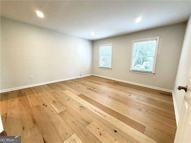 211 Abingdon Way, Sandy Springs, GA 30328