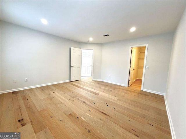 211 Abingdon Way, Sandy Springs, GA 30328