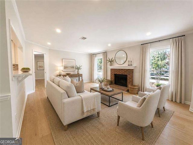 211 Abingdon Way, Sandy Springs, GA 30328