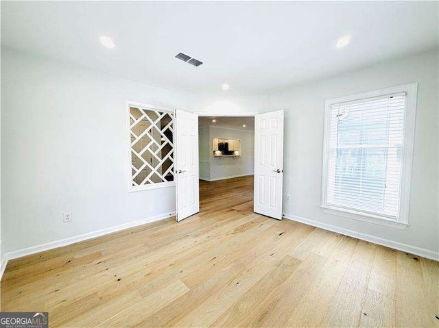 211 Abingdon Way, Sandy Springs, GA 30328
