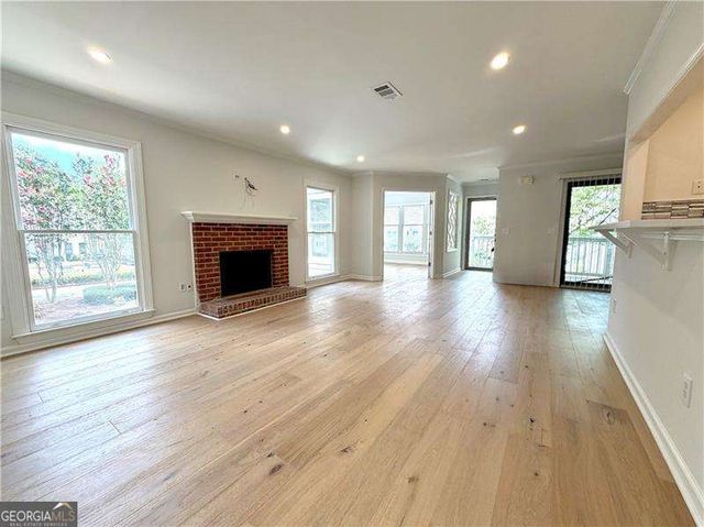 211 Abingdon Way, Sandy Springs, GA 30328