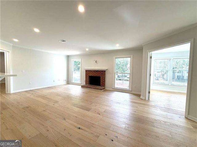 211 Abingdon Way, Sandy Springs, GA 30328