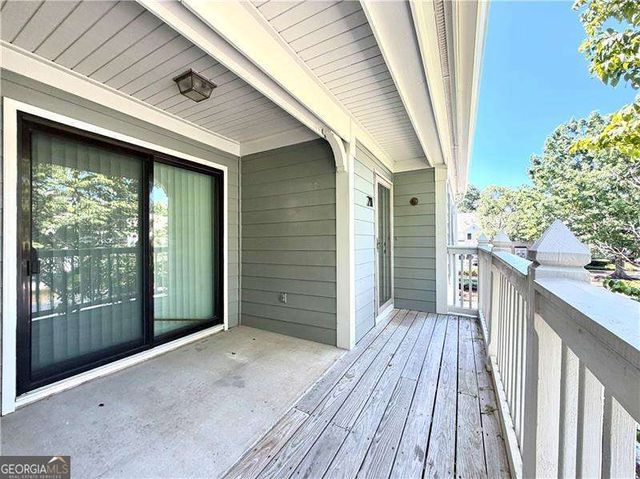 211 Abingdon Way, Sandy Springs, GA 30328