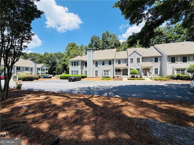 211 Abingdon Way, Sandy Springs, GA 30328