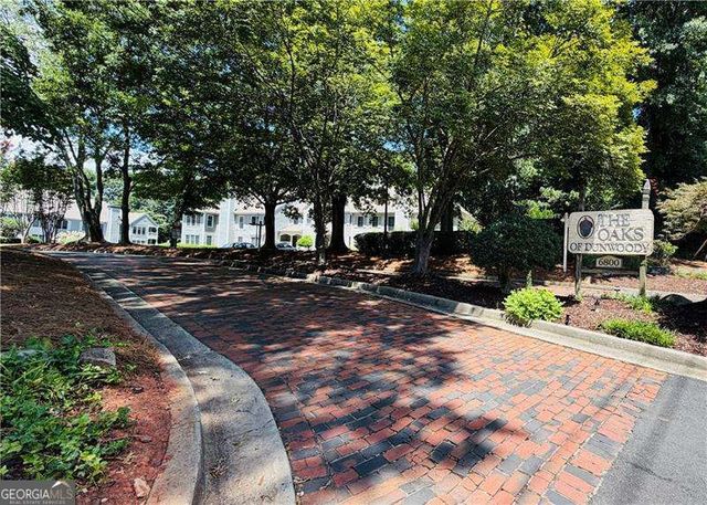211 Abingdon Way, Sandy Springs, GA 30328