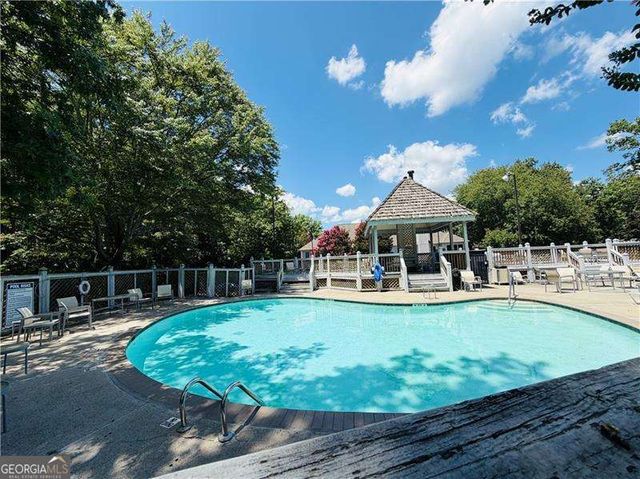 211 Abingdon Way, Sandy Springs, GA 30328