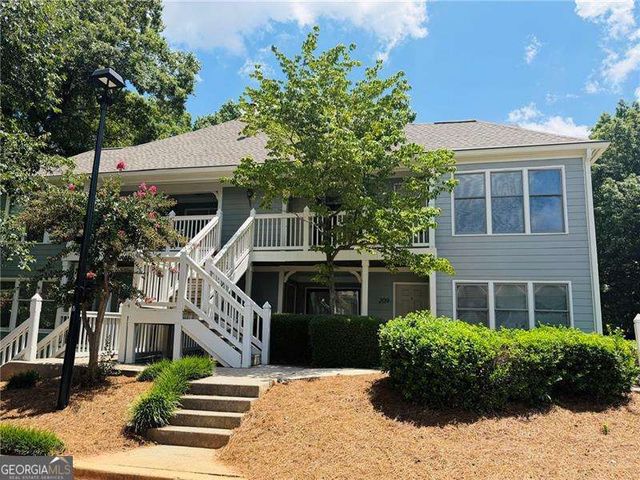 211 Abingdon Way, Sandy Springs, GA 30328