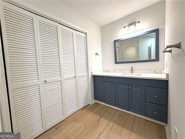 211 Abingdon Way, Sandy Springs, GA 30328