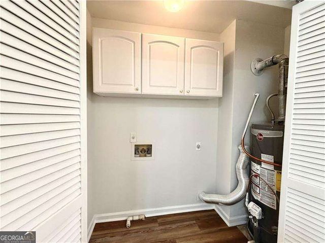 211 Abingdon Way, Sandy Springs, GA 30328