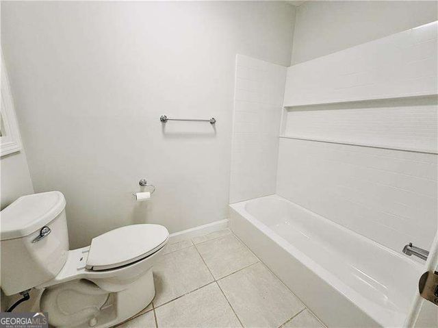 211 Abingdon Way, Sandy Springs, GA 30328