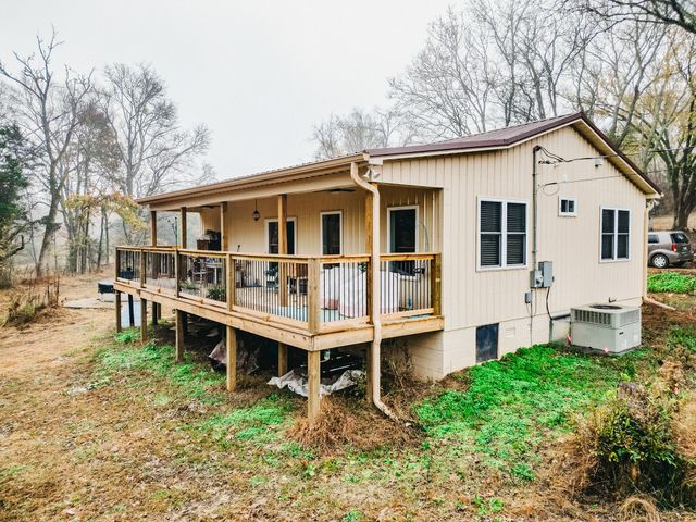 2100 Hill Station Rd, Columbia, TN 38401
