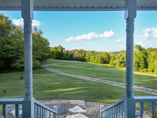 2100 Hill Station Rd, Columbia, TN 38401