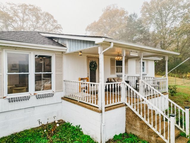 2100 Hill Station Rd, Columbia, TN 38401
