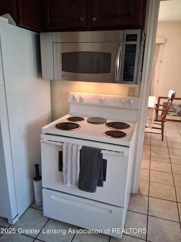 525 E Mount Hope Avenue, Lansing, MI 48910