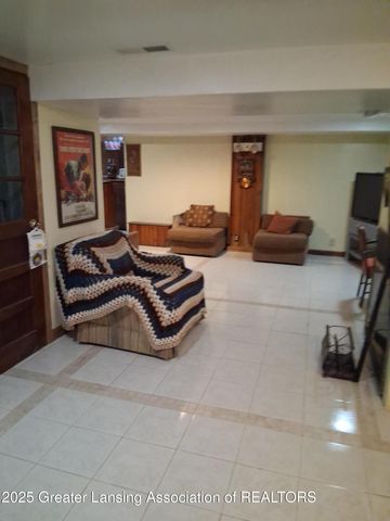 525 E Mount Hope Avenue, Lansing, MI 48910