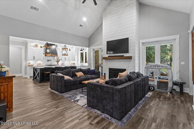 16017 Lorraine Road, Biloxi, MS 39532