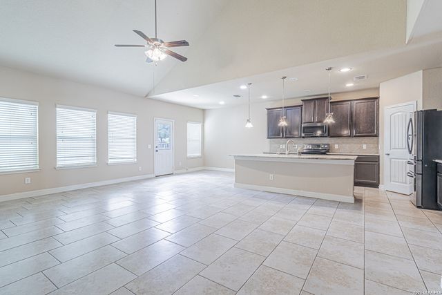 5488 DEVONWOOD ST, Schertz, TX 78108