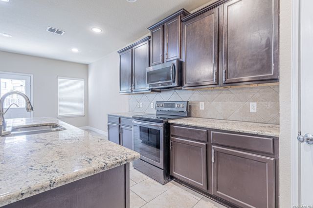 5488 DEVONWOOD ST, Schertz, TX 78108