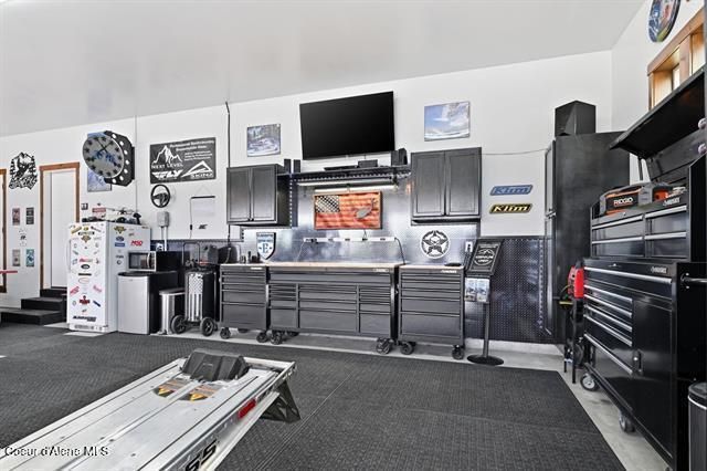 31914 N Zander Ln, Chattaroy, WA 99003