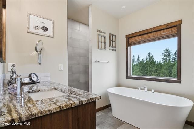 31914 N Zander Ln, Chattaroy, WA 99003