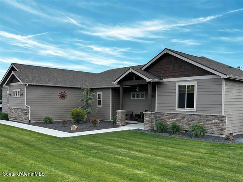 31914 N Zander Ln, Chattaroy, WA 99003