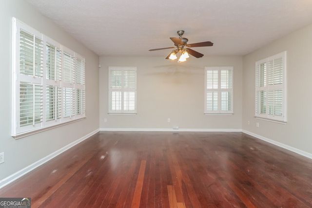 568 Windcroft Circle NW, Acworth, GA 30101