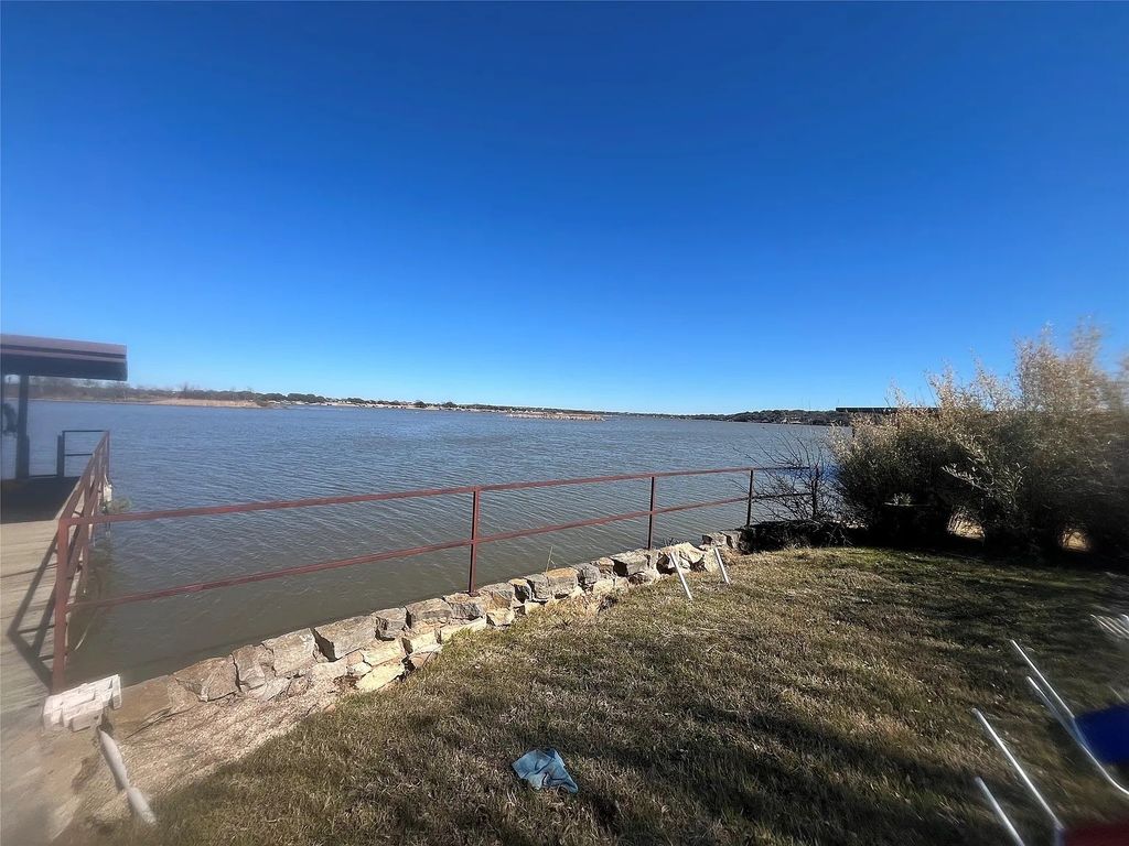 2212 Sunrise Bay Court, Granbury, TX 76048