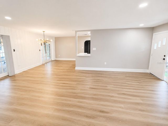 5817 LAKE BREEZE AVENUE, Lakeland, FL 33809