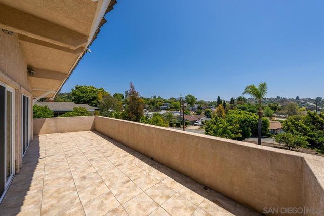10042 Casa De Oro Blvd, Spring Valley, CA 91977