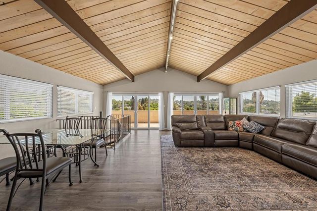10042 Casa De Oro Blvd, Spring Valley, CA 91977