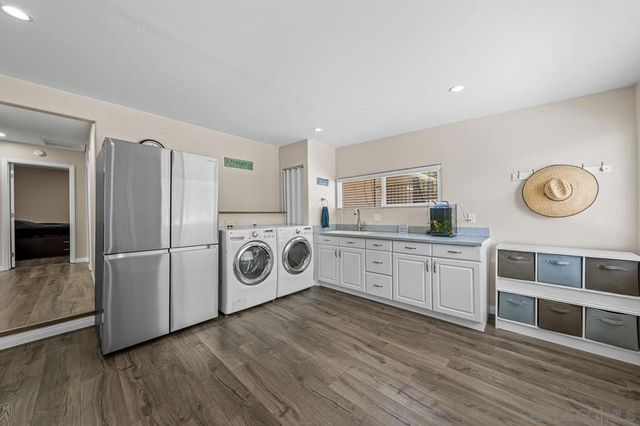 10042 Casa De Oro Blvd, Spring Valley, CA 91977