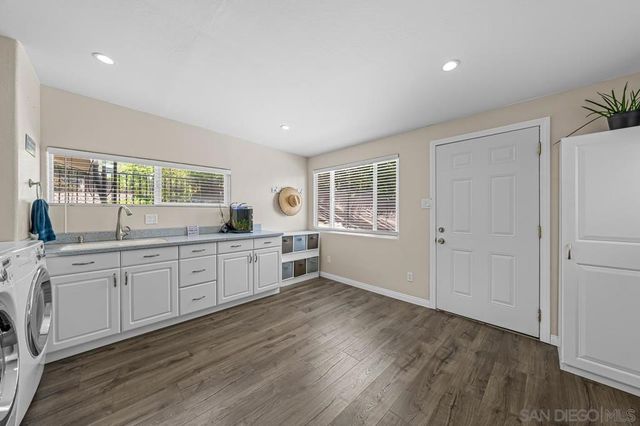 10042 Casa De Oro Blvd, Spring Valley, CA 91977
