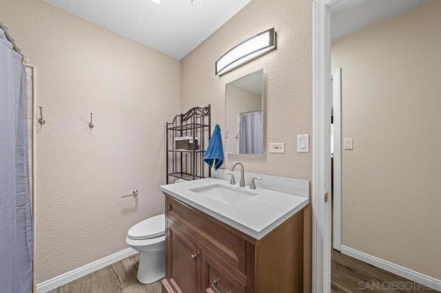 10042 Casa De Oro Blvd, Spring Valley, CA 91977