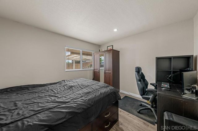 10042 Casa De Oro Blvd, Spring Valley, CA 91977