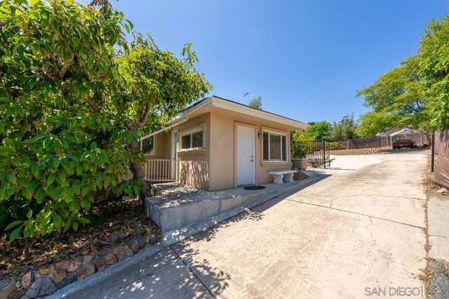 10042 Casa De Oro Blvd, Spring Valley, CA 91977