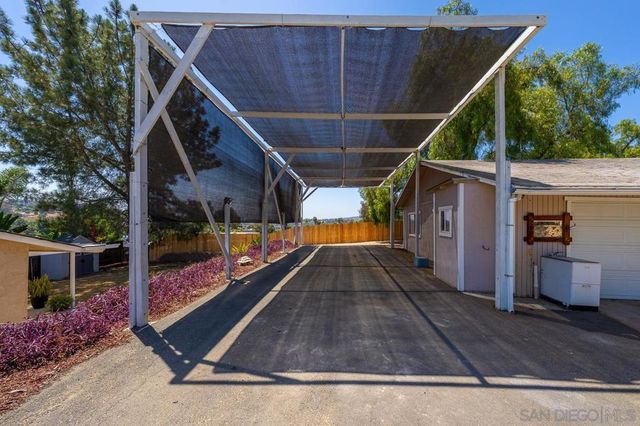 10042 Casa De Oro Blvd, Spring Valley, CA 91977