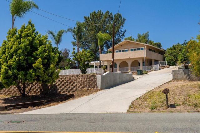 10042 Casa De Oro Blvd, Spring Valley, CA 91977