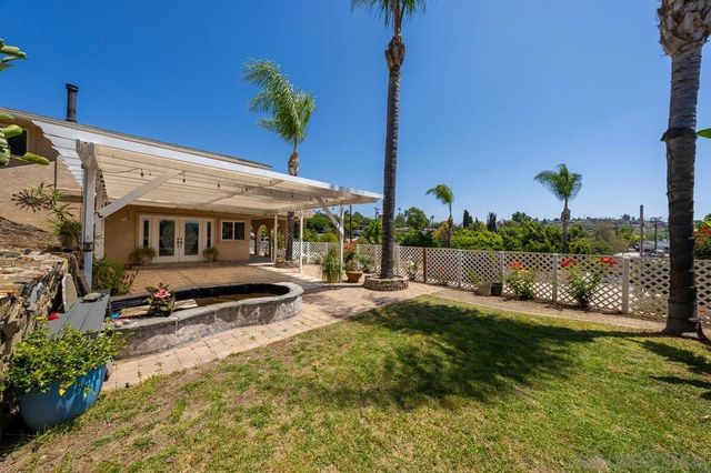 10042 Casa De Oro Blvd, Spring Valley, CA 91977